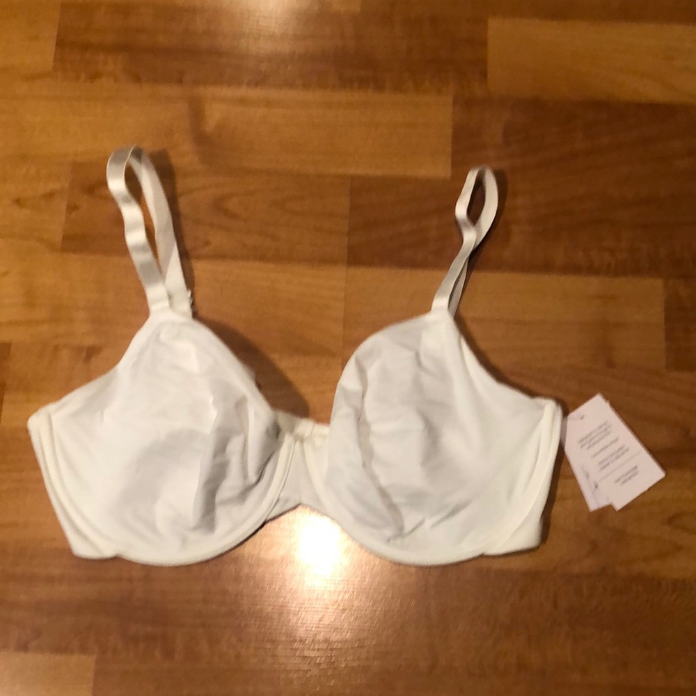 NWT white Auden bra. Size 36D